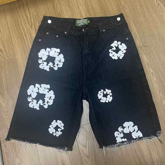 Denim Tears Washed The Cotton Wreath Denim Shorts Black - Picture 1 of 6